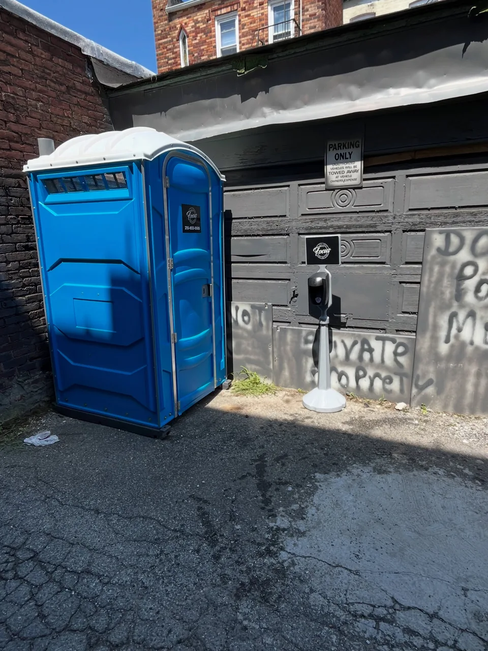 Short-term restroom rental in Redding equipment illustration